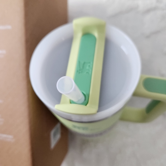 Stanley 40oz Green Quencher H2.0 Tumbler - Picture 5 of 7